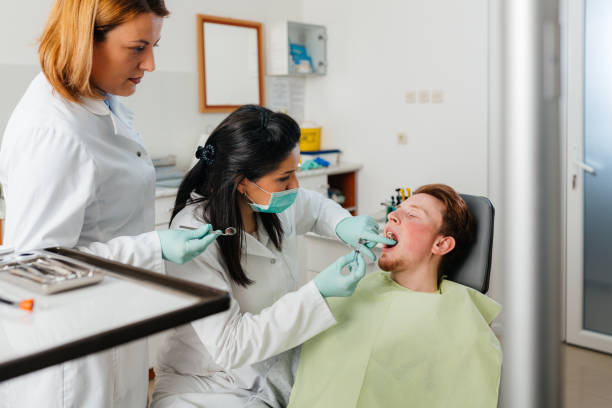 Best Broken or Cracked Tooth Emergency Dentist in Delavan, IL
